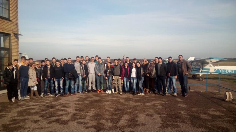 Sportski aerodrom Ečka